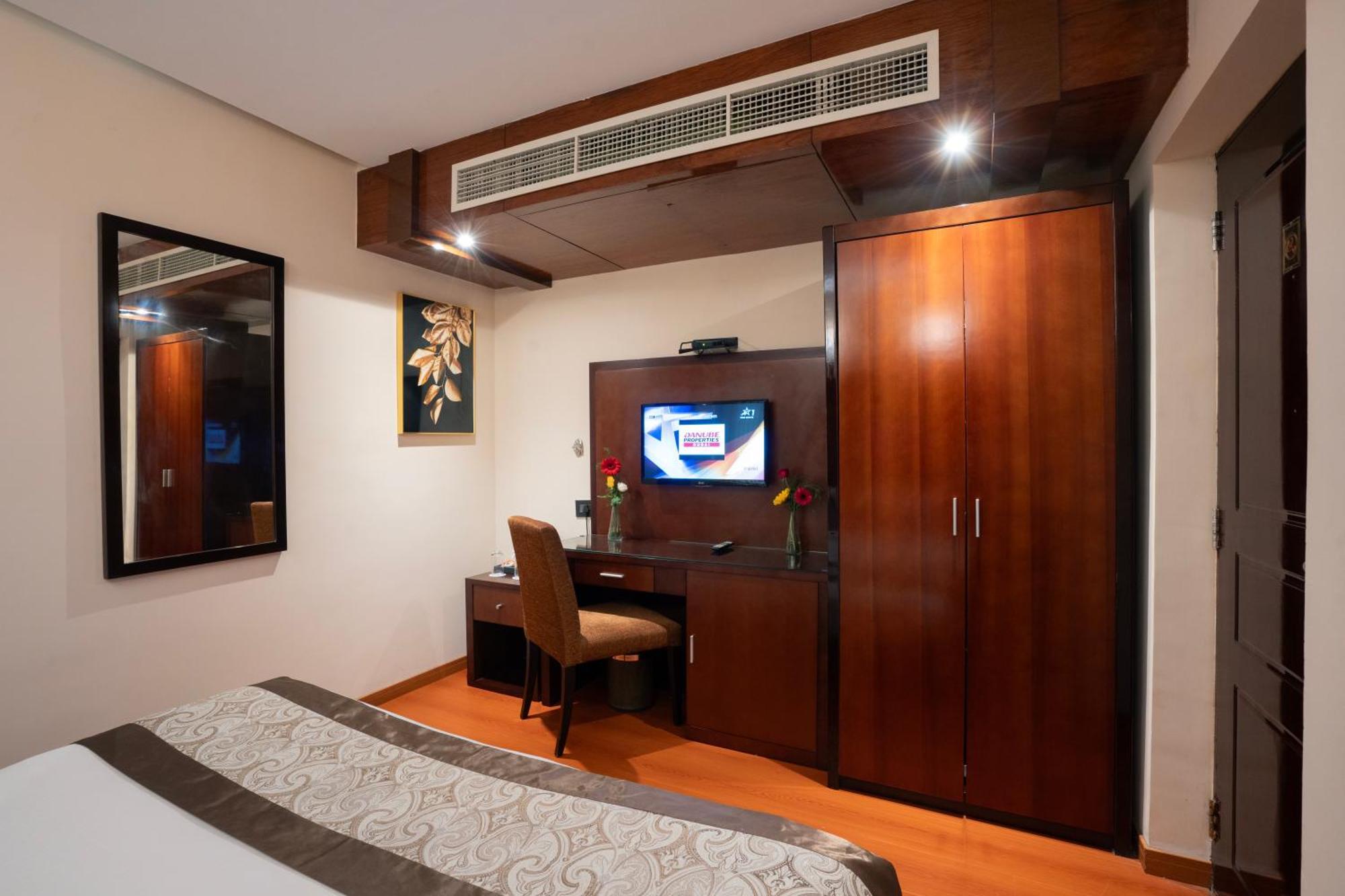 Park Avenue Hotel Nungambakkam Ченнаї Екстер'єр фото