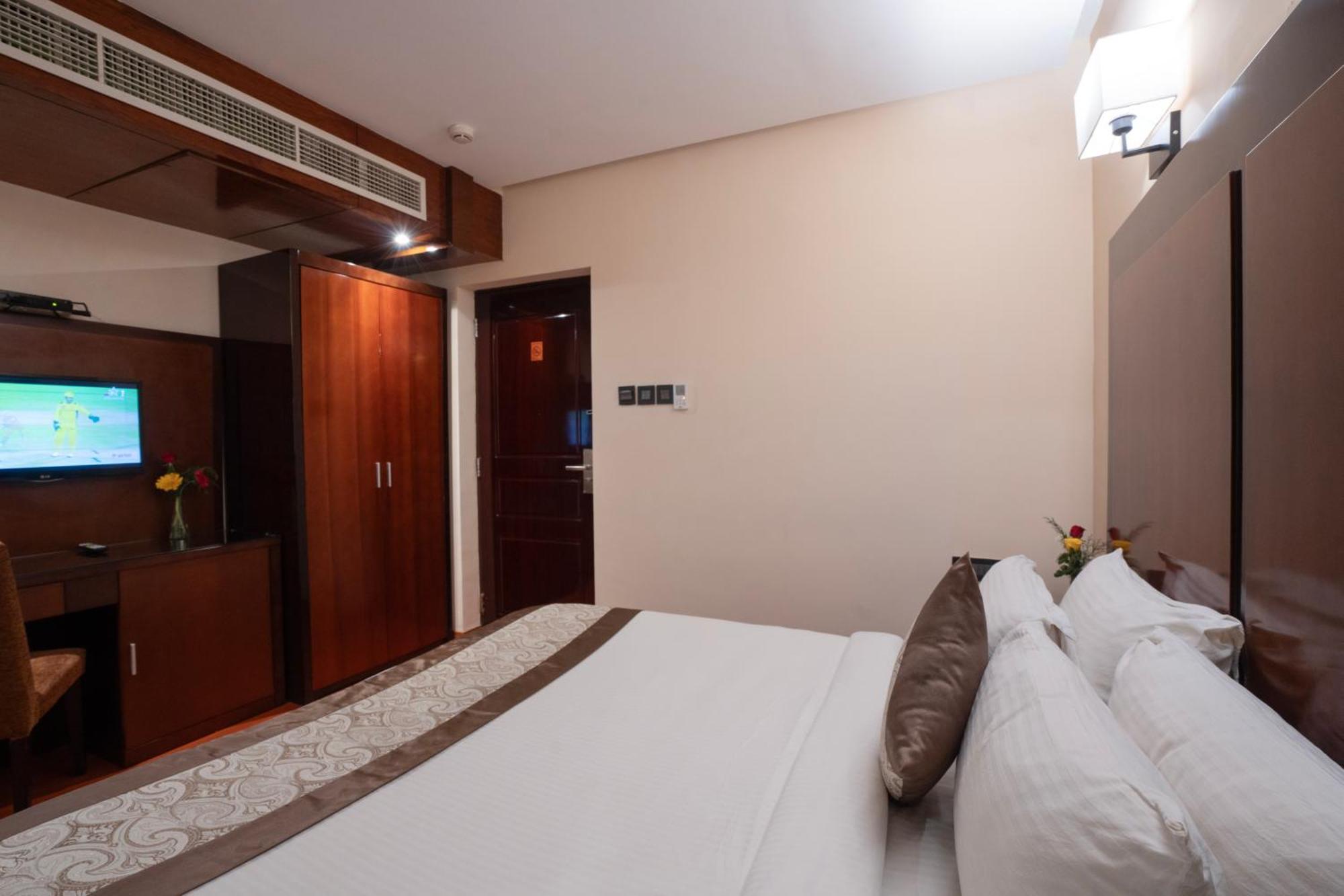Park Avenue Hotel Nungambakkam Ченнаї Екстер'єр фото