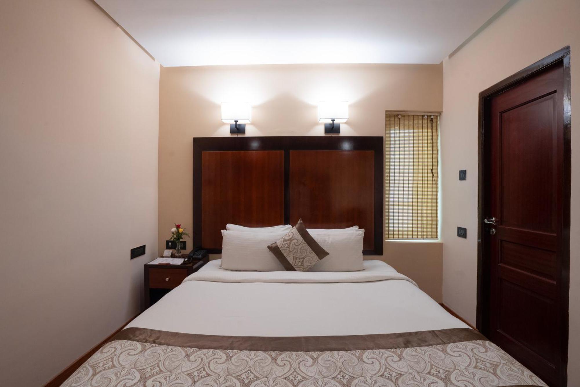 Park Avenue Hotel Nungambakkam Ченнаї Екстер'єр фото