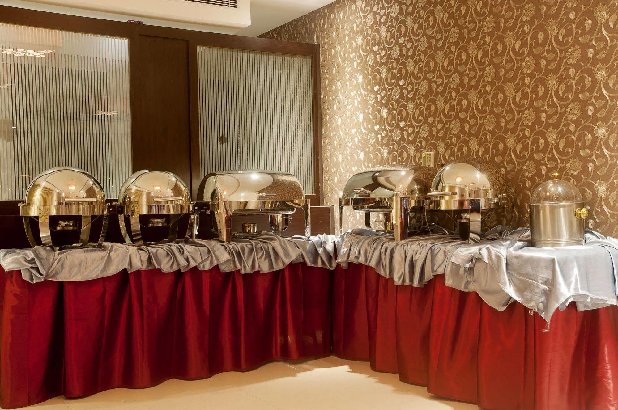 Park Avenue Hotel Nungambakkam Ченнаї Екстер'єр фото