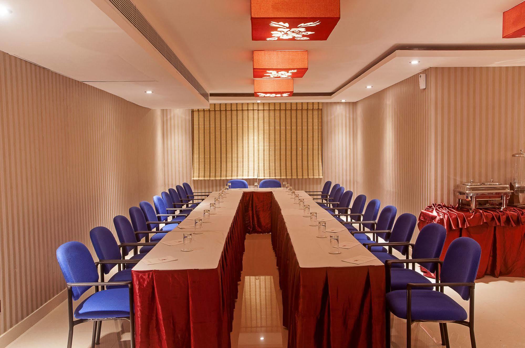 Park Avenue Hotel Nungambakkam Ченнаї Екстер'єр фото