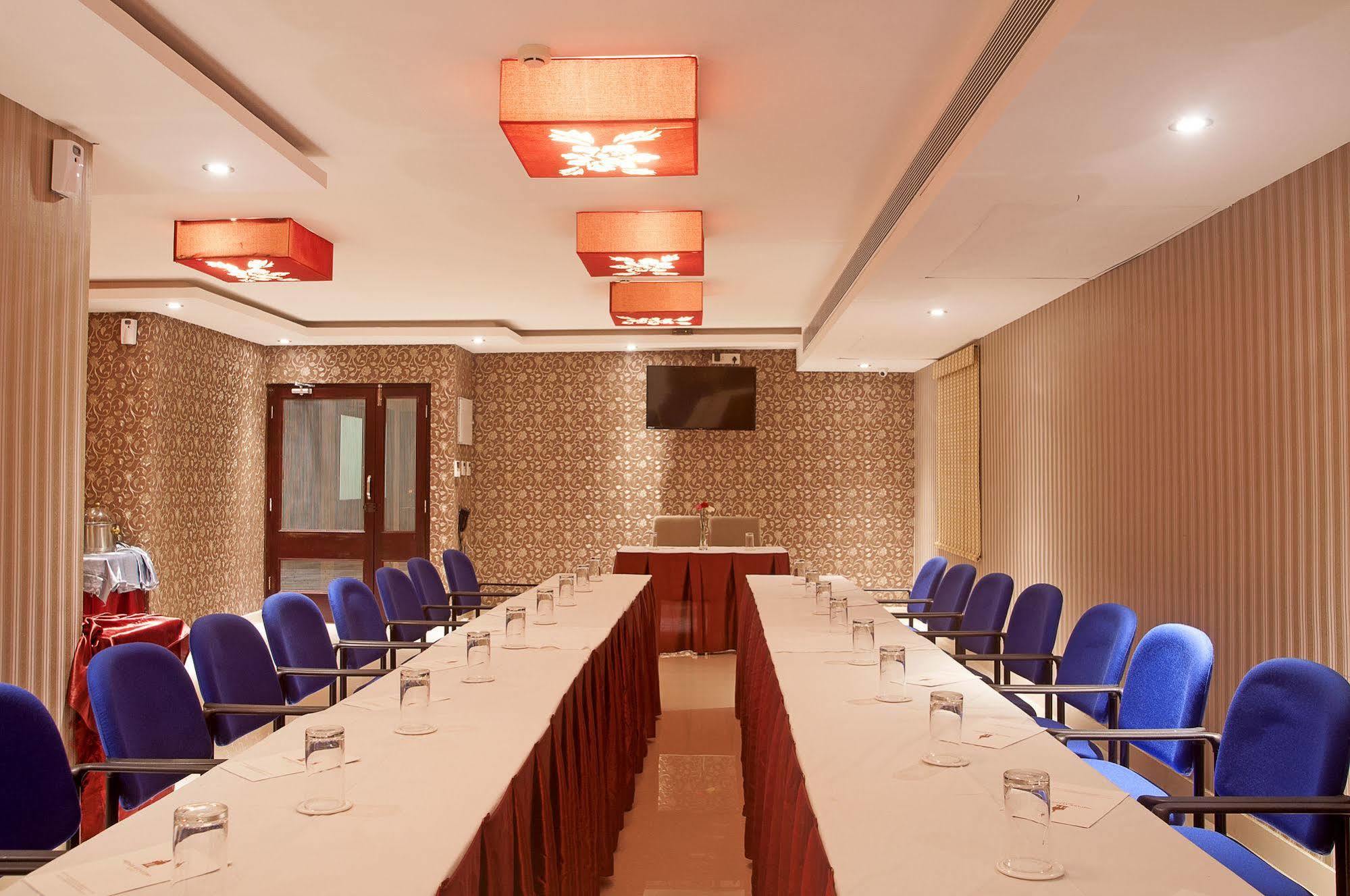 Park Avenue Hotel Nungambakkam Ченнаї Екстер'єр фото